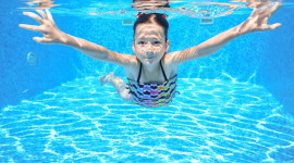 Child To Swim Wallpaper Full HD
