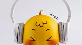 Smiley With Headphones Wallpaper HQ