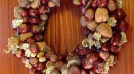 Chestnut Wreath Wallpaper For IPhone
