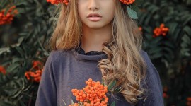 Rowan Wreath Girl Wallpaper For PC