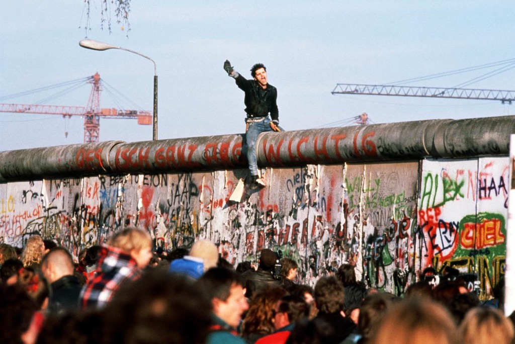 The Collapse Of The Berlin Wall wallpapers HD