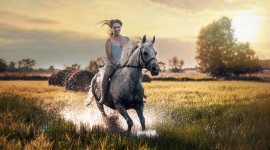 4K Girl Field Picture Download