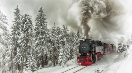 4K Winter Train Photo Free