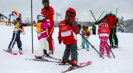 Children Skiing Wallpaper HQ