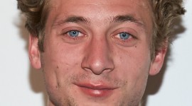 Jeremy Allen White Wallpaper For IPhone Free
