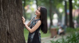 Girl Model Tree Picture Download