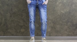4K Man Jeans Wallpaper HQ#2