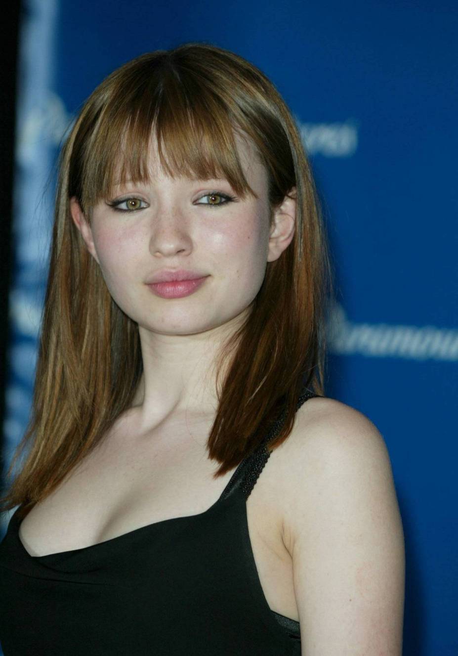 Emily Browning wallpapers.