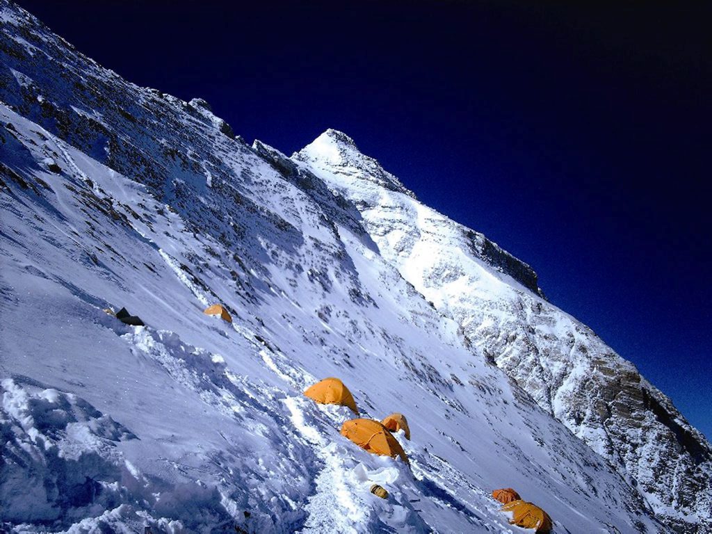 Маунт эверест. Вершина горы Джомолунгма. Вершины: гора Джомолунгма (Эверест),. Эверест Джомолунгма фото.