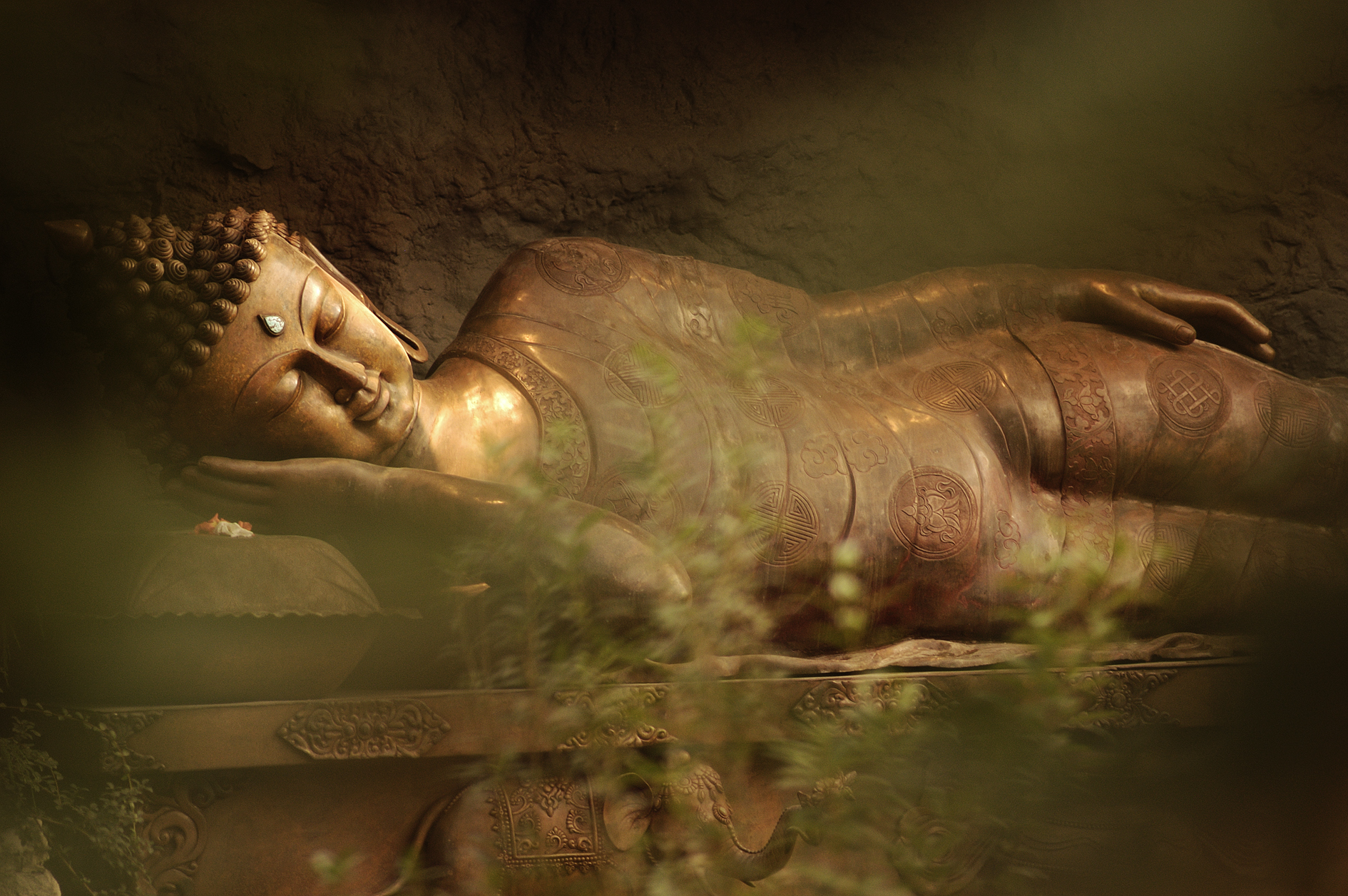 После смерти в буддизме. Паринирвана Будды. Нирвана Шакьямуни спящий Будда. Смерть Будды.