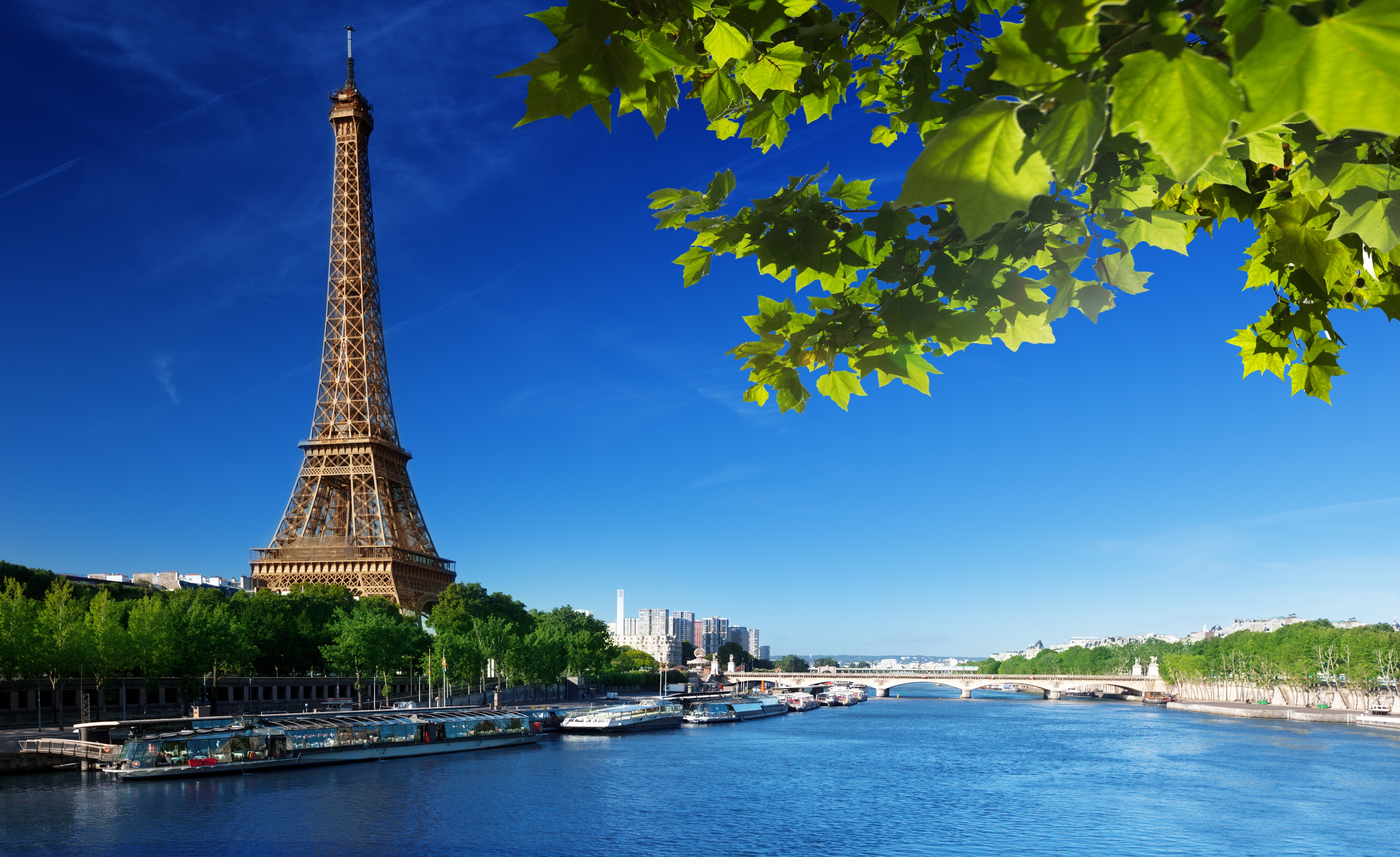 4K Eiffel Tower Wallpapers High Quality | Download Free