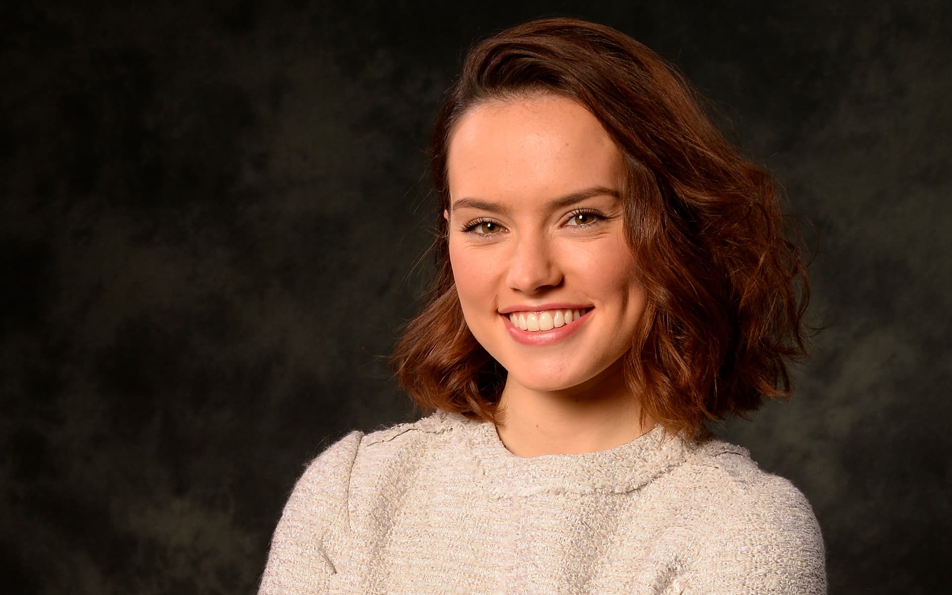 Daisy Ridley wallpapers.
