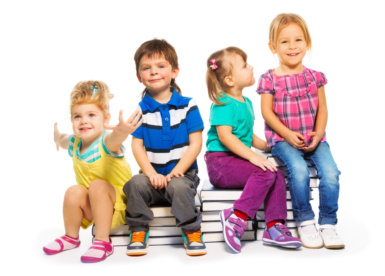 Пятерка возраст. Дети разных возрастов. Детская одежда и обувь реклама. Дети на белом фоне. Обувь для детей.
