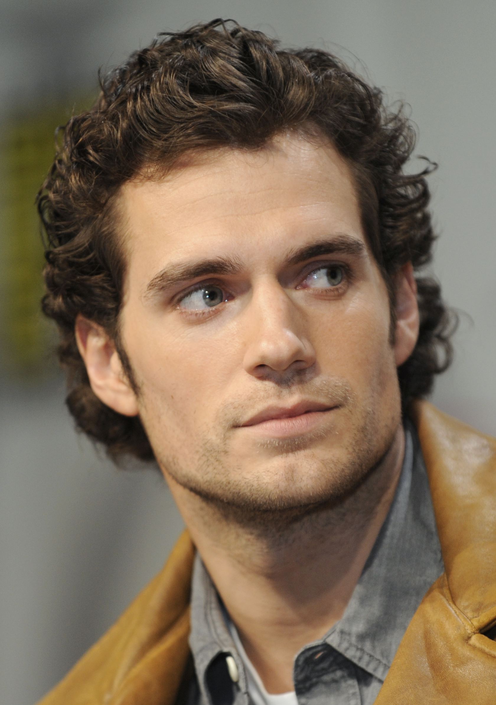 Henry Cavill Wallpapers High Quality | Download Free