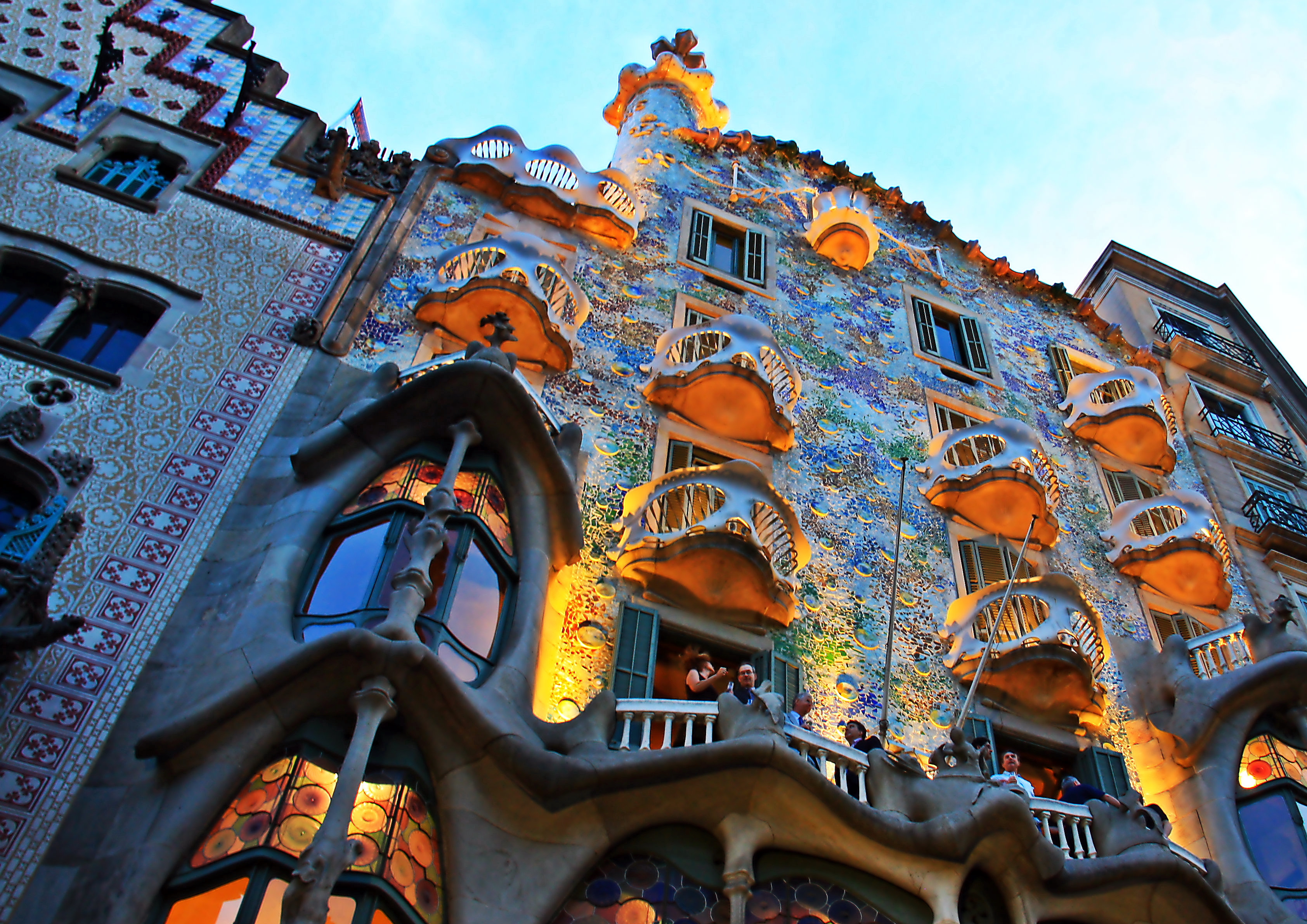 Творения гауди. Антонио Гауди. Барселона.. Испания архитектура Антонио Гауди. Дом Бальо Гауди - Барселона, Испания. Архитектор Испании Антонио Гауди.