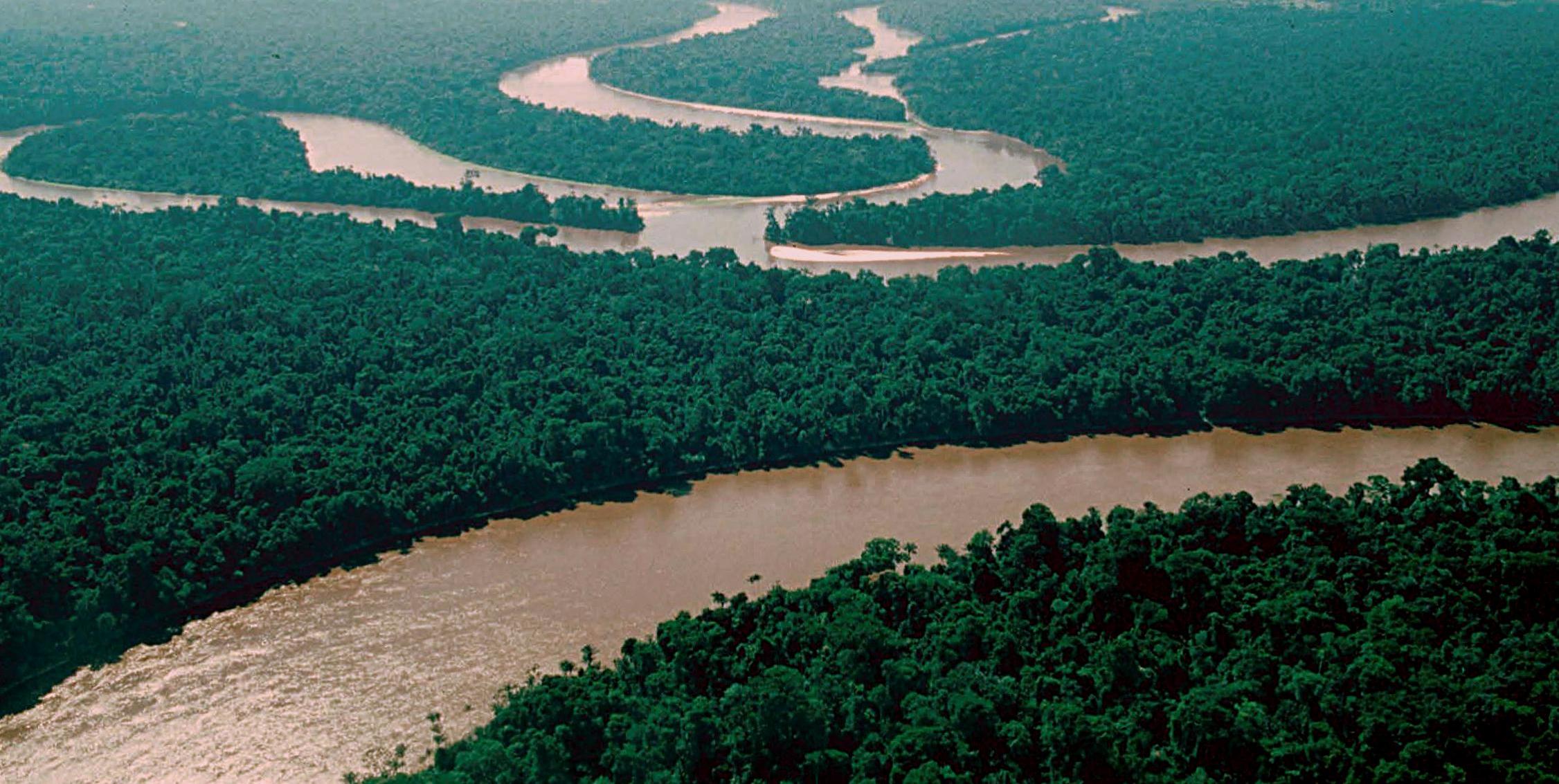 Первая река в мире. Южная Америка река Амазонка. Устье амазонки. Устье реки Амазонка. Самая полноводная река Амазонка.