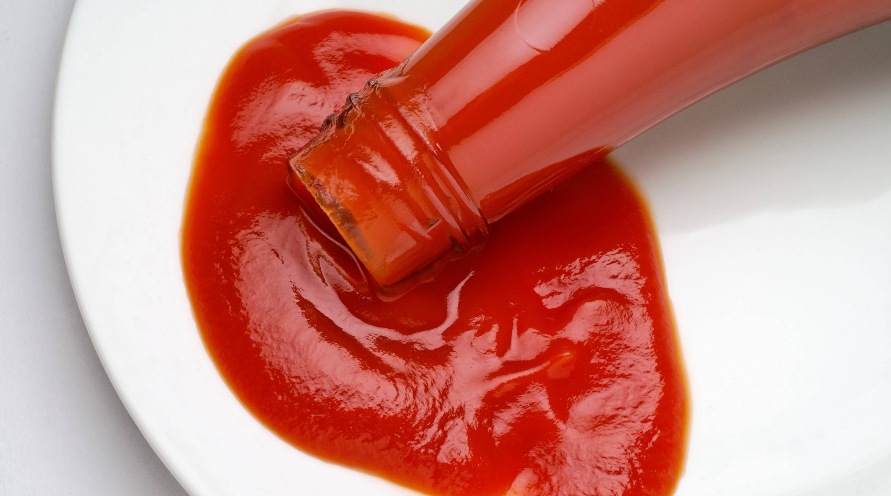 Tomato ketchup. Кетчуп. Кетчуп для очистки металла. Любовь к кетчупу.