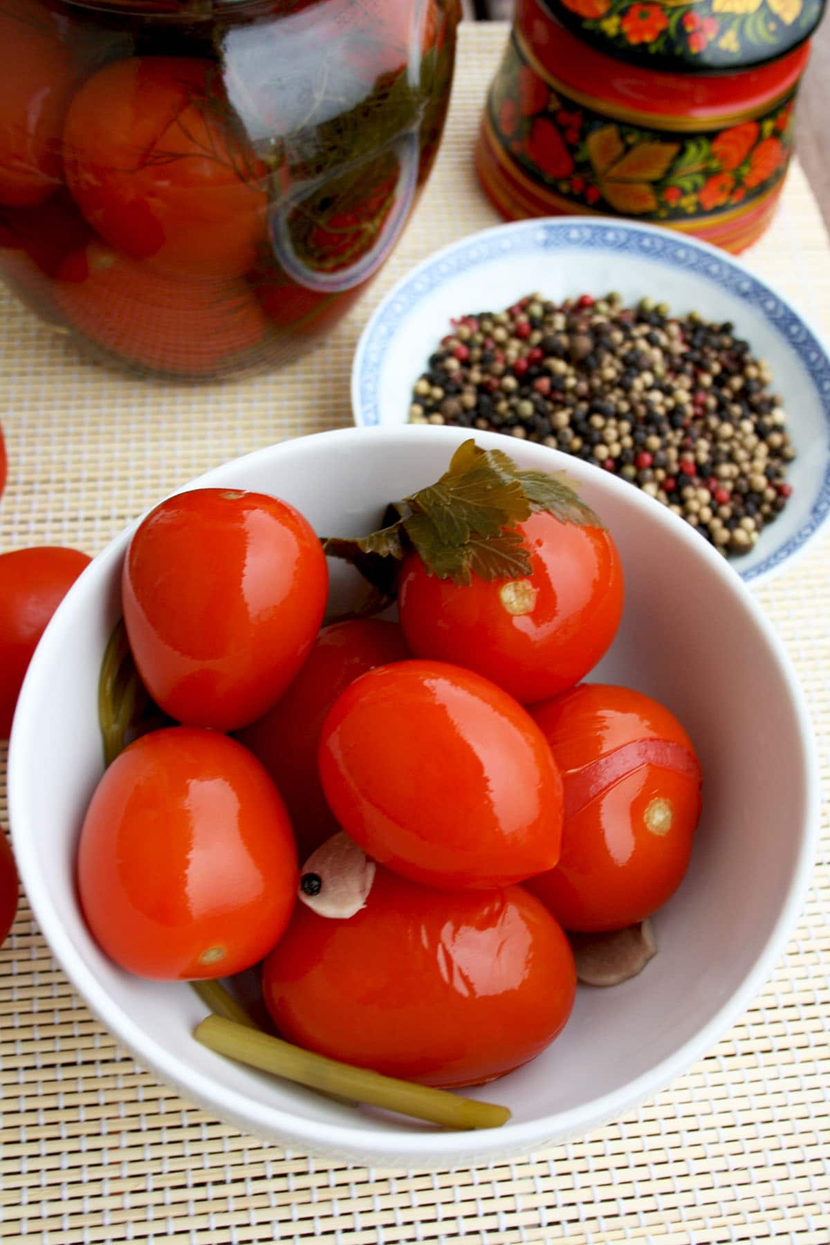 Мариновать вкусные помидоры
