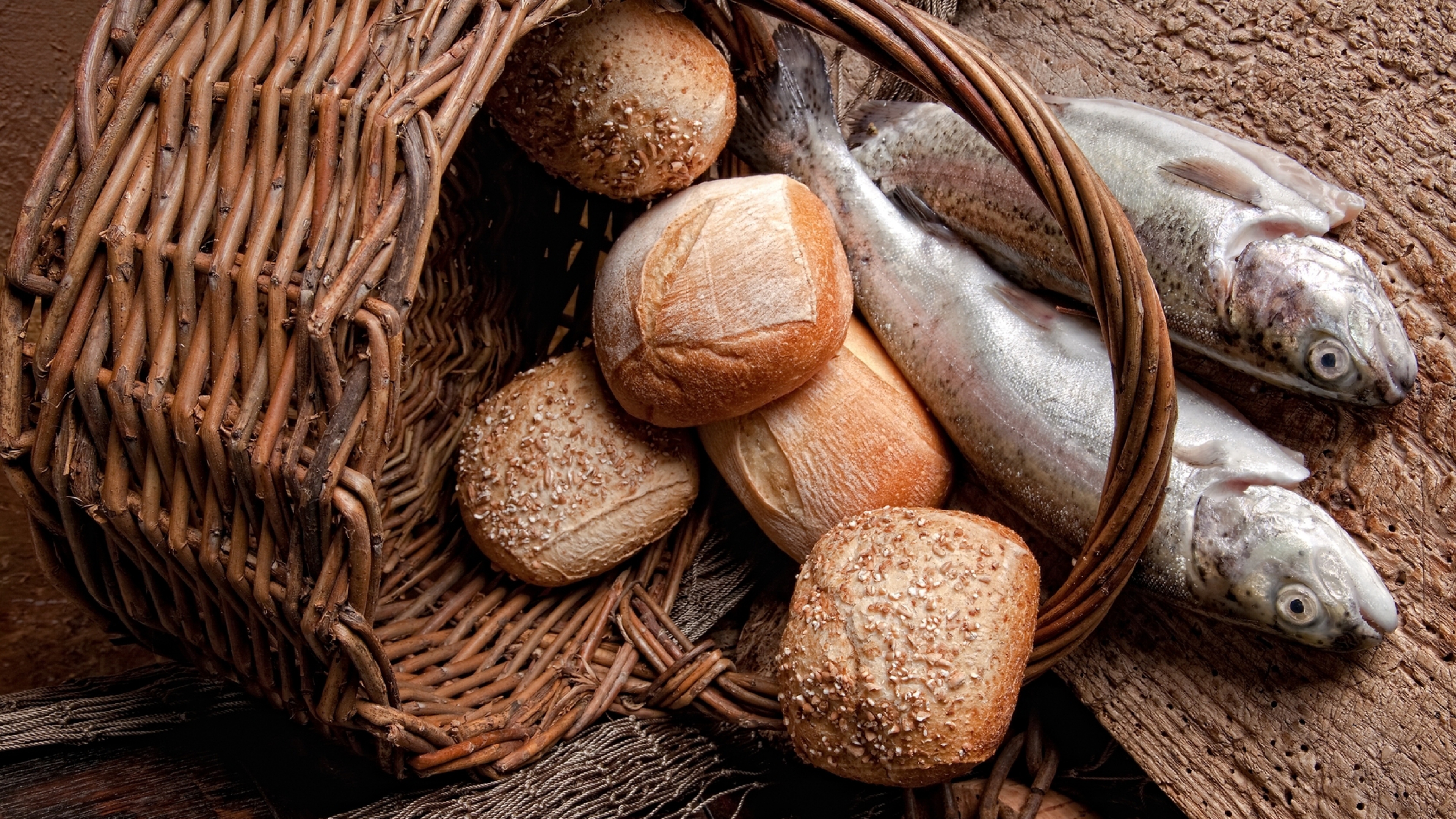 4K Basket With Bread Wallpapers High Quality | Download Free