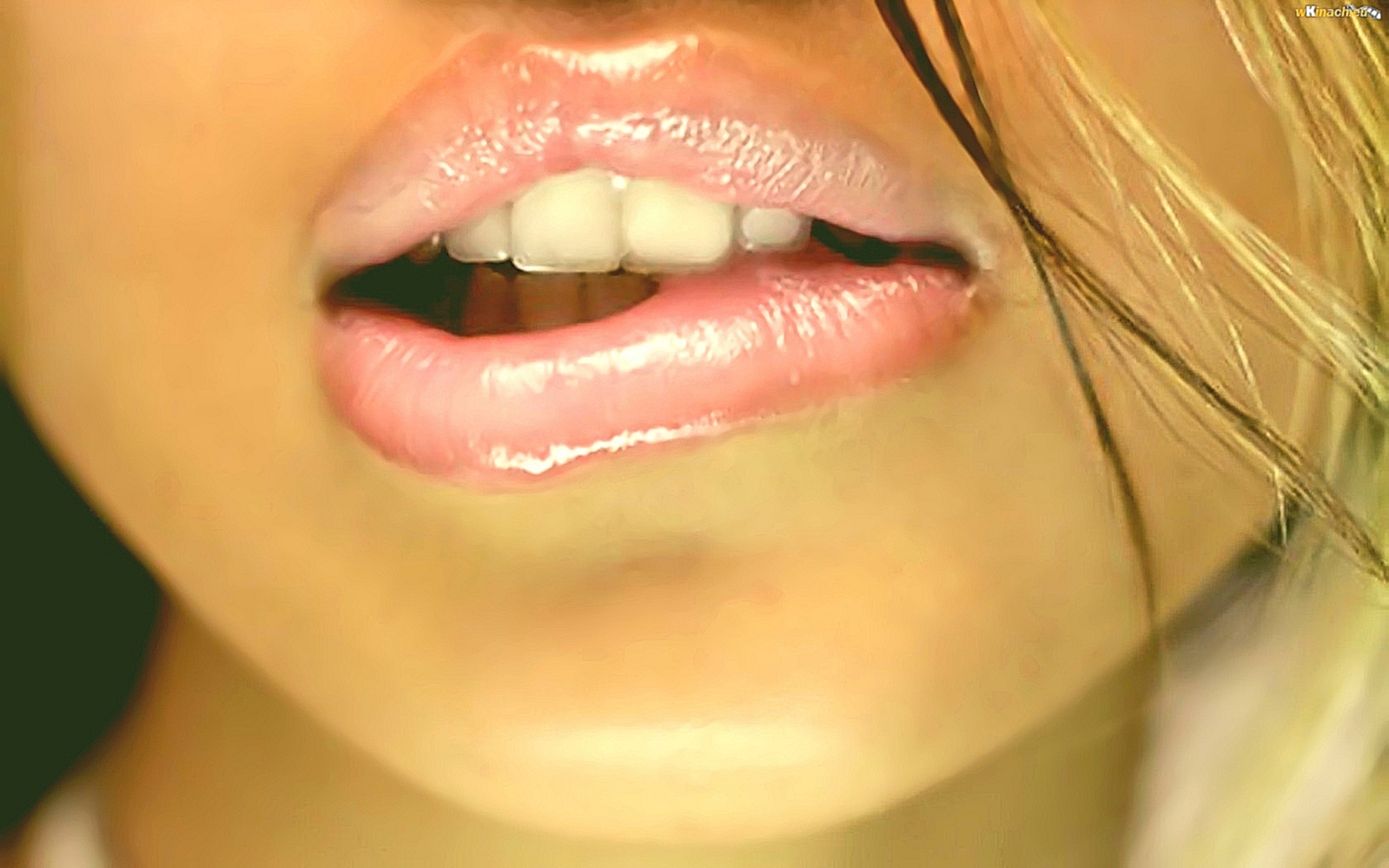 Bite Her Lip Wallpapers High Quality | Download Free