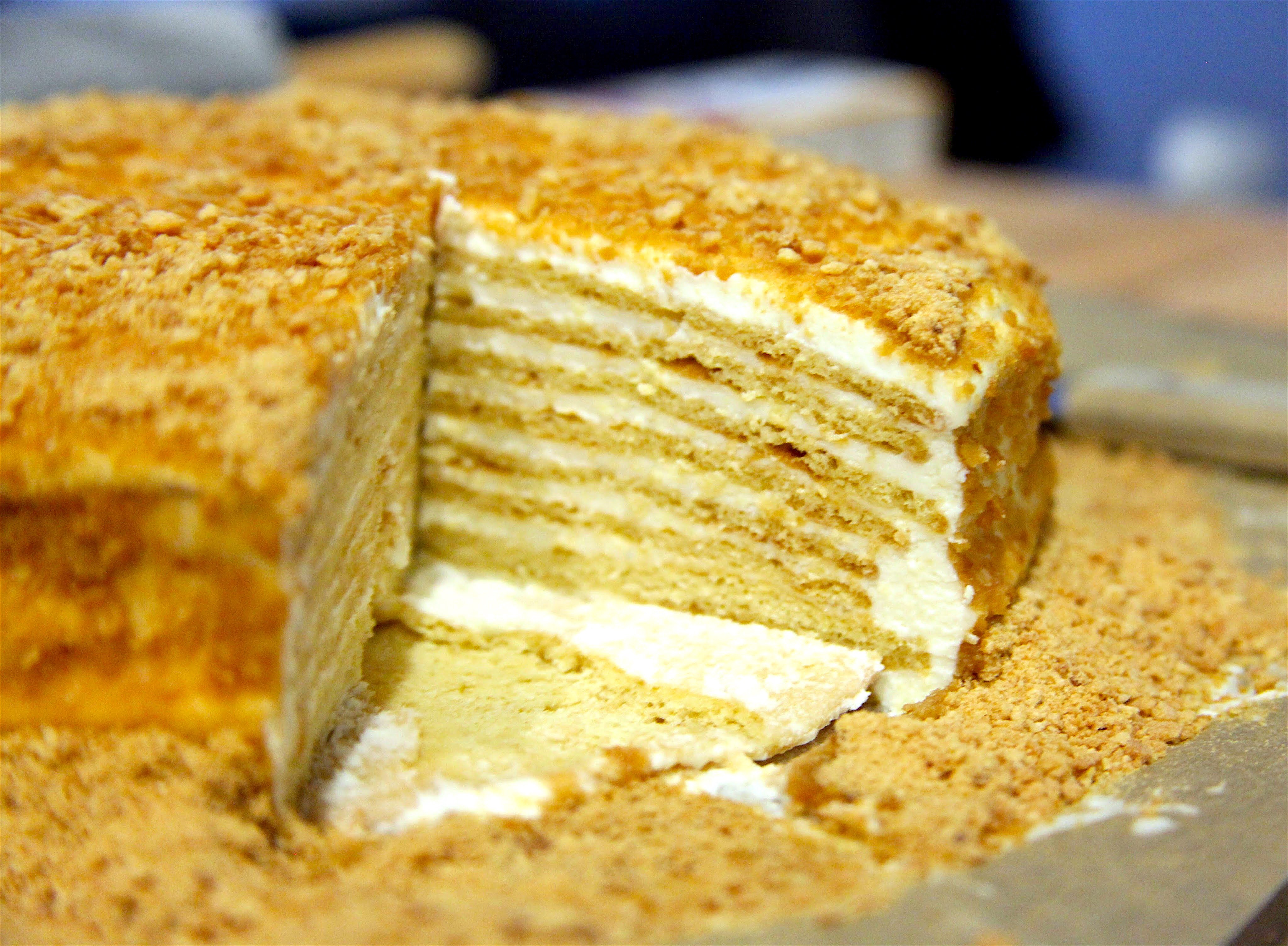 Простой рецепт торта со сметанным кремом. Сметанник Наполеон медовик. Наполеон, Прага, медовик. Торт Дамский каприз Медоборы. Торт испанский медовик.