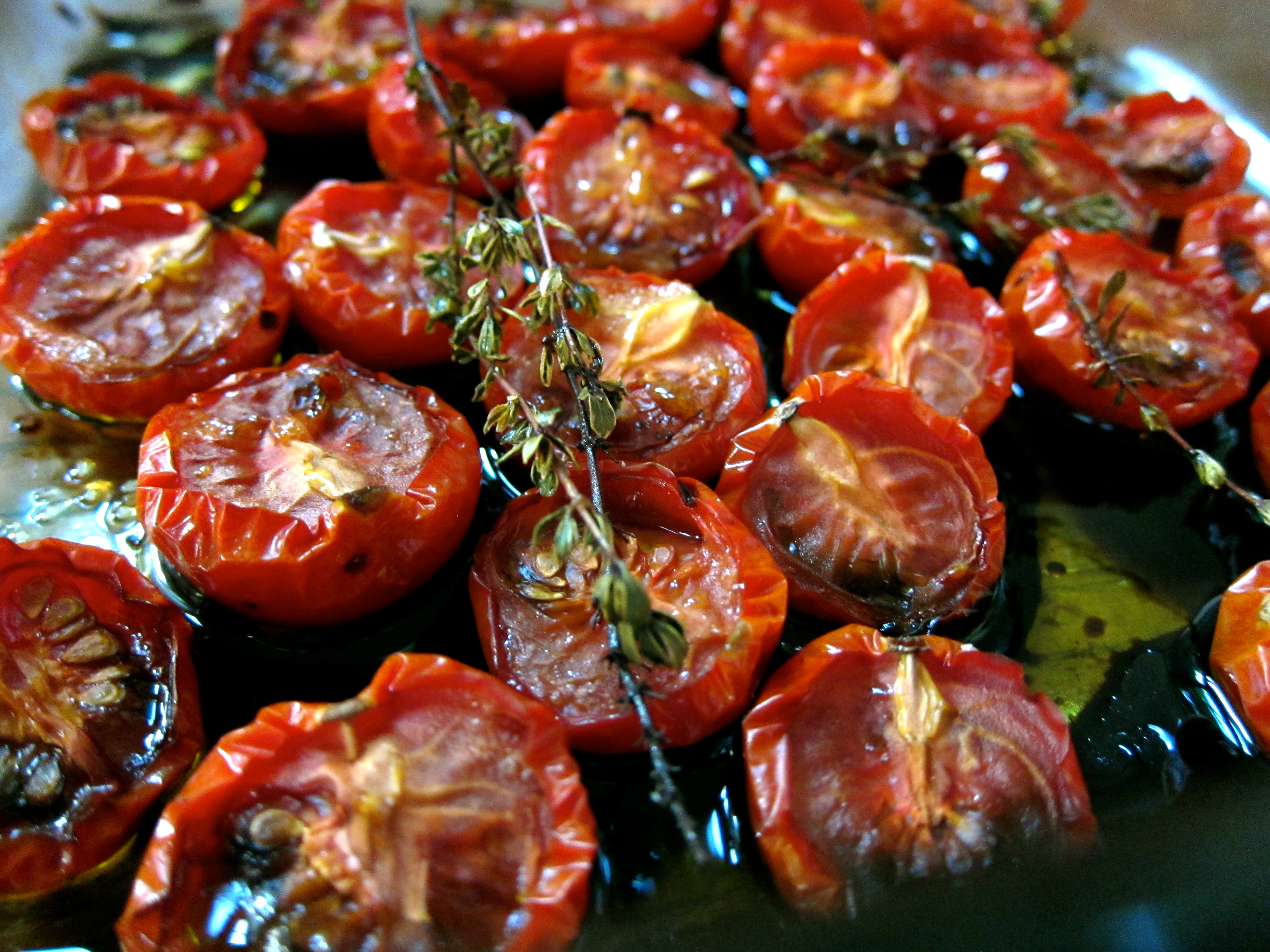 Печеные помидоры. Жареные помидоры. Запеченные томаты черри. Помидоры на углях.