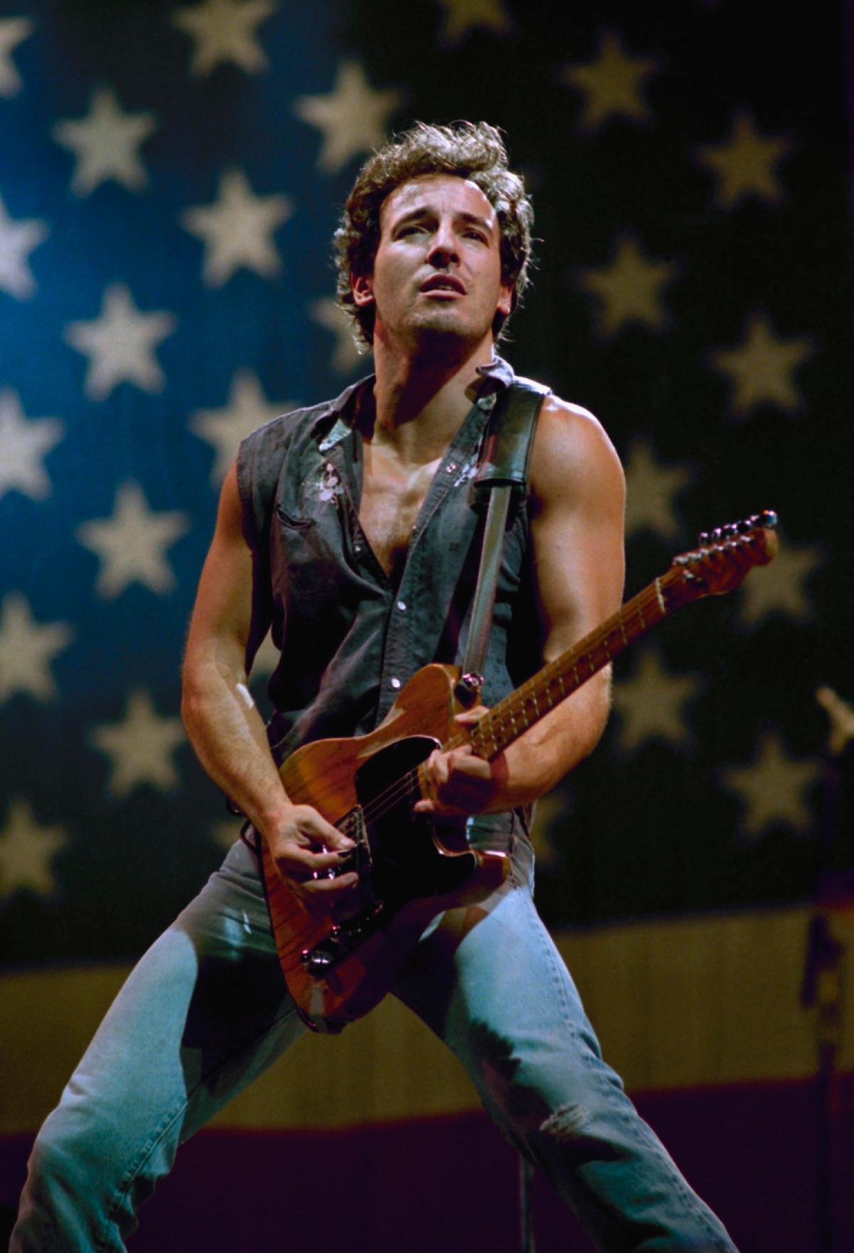 Брюс американский. Брюс Спрингстин. Bruce Springsteen 1985. Брюс Спрингстин 1984. Спрингстин группа.