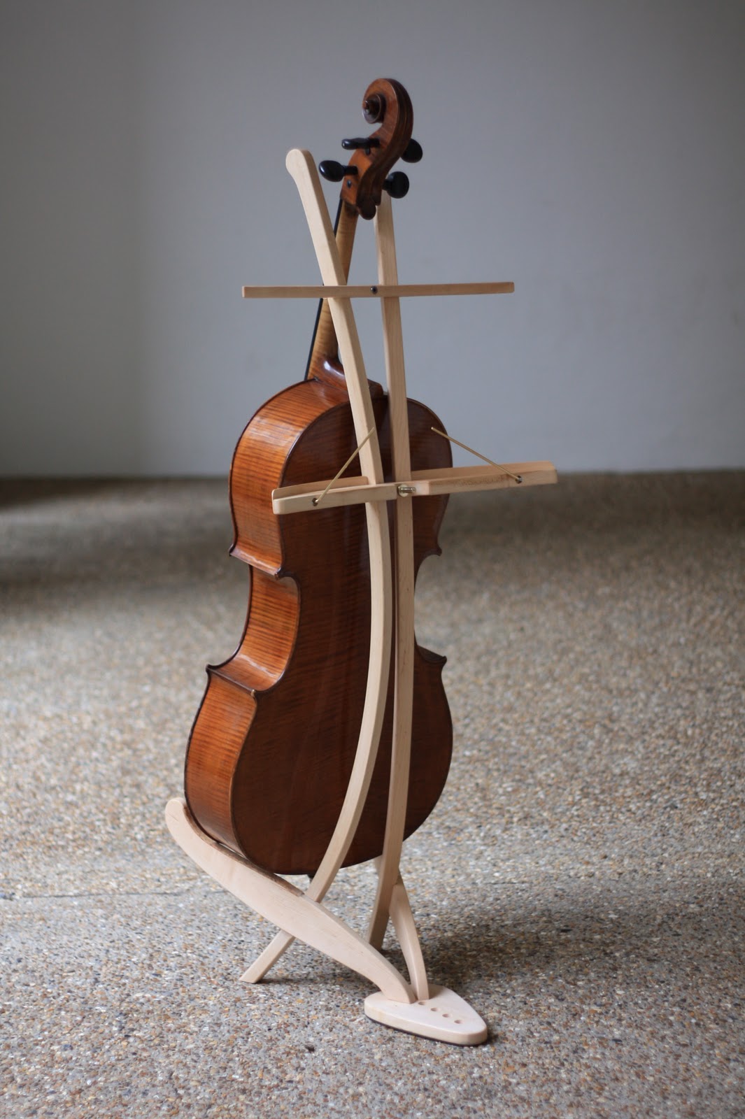 Скрипка деревянная