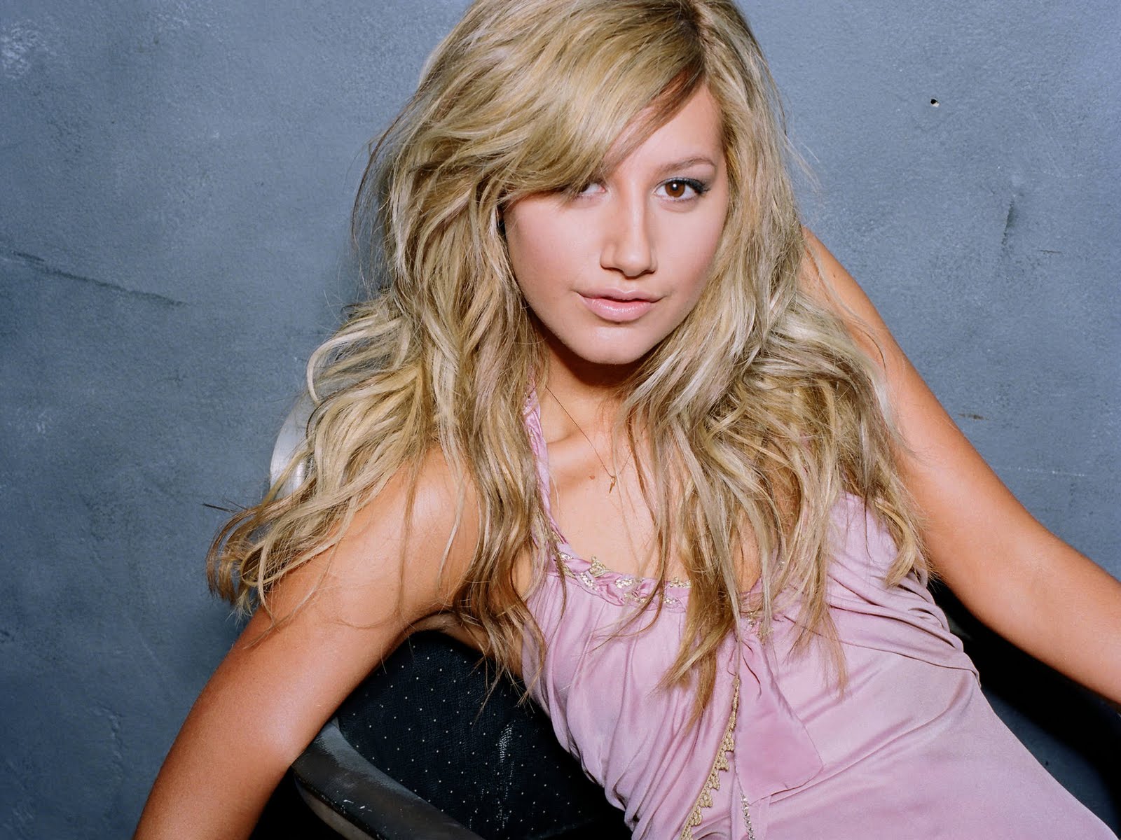 Ashley Tisdale wallpapers.