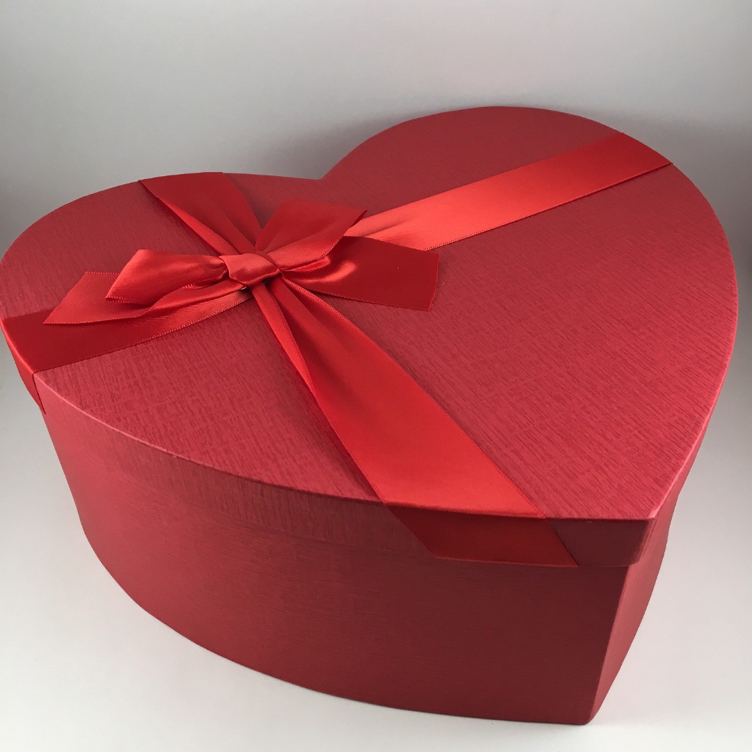 Большие красивые коробки. Подарочные коробки. Красивые подарочные коробки. Красивые коробки для подарков. Подарочная коробка сердце.