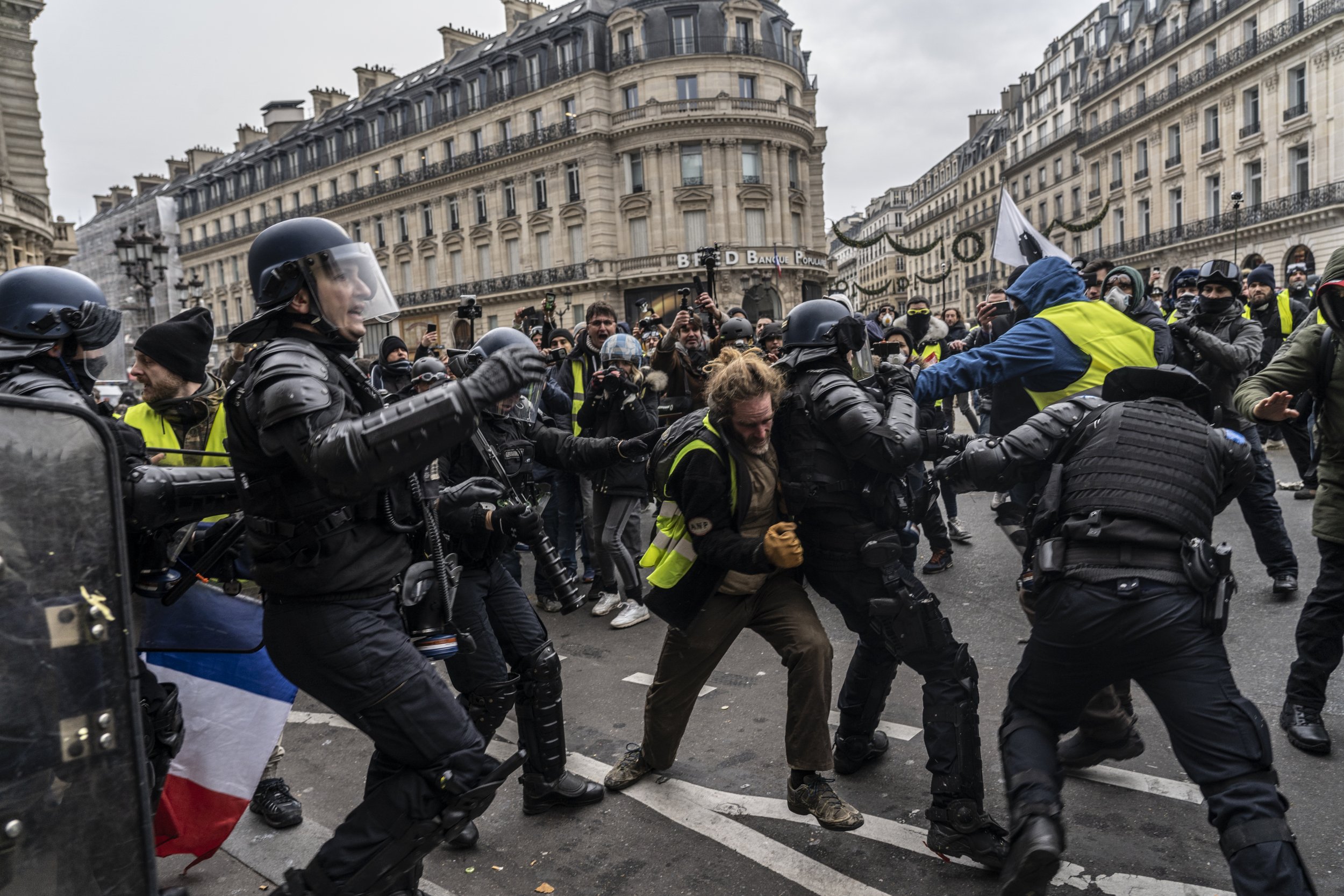 Protests In France Wallpapers High Quality - Download Free